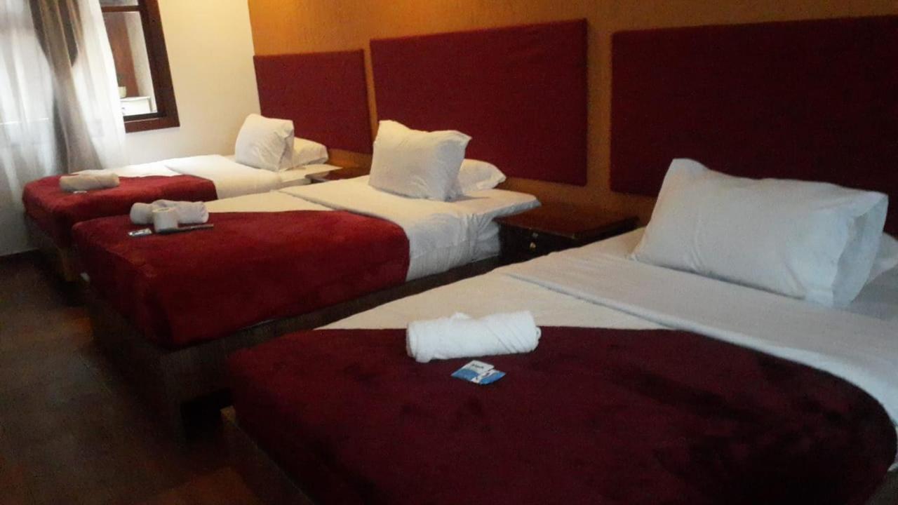Hostal Nizza 昆卡 外观 照片